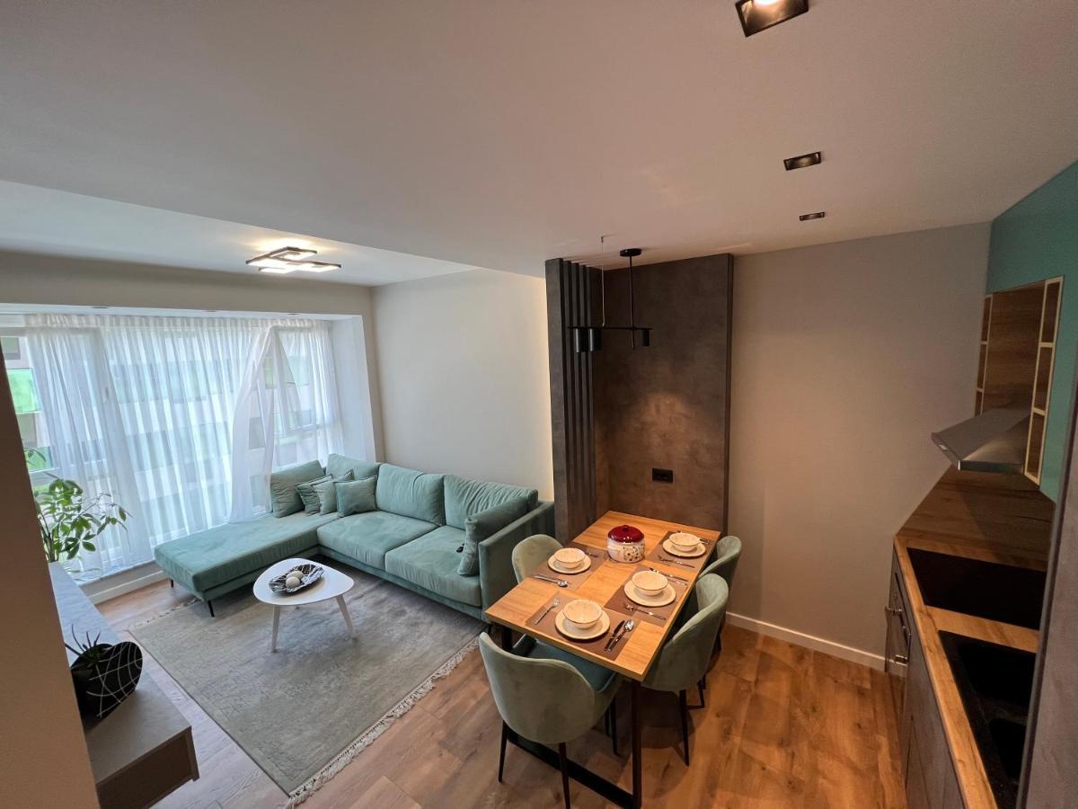 Aia Suites & Apartments Тирана Екстериор снимка