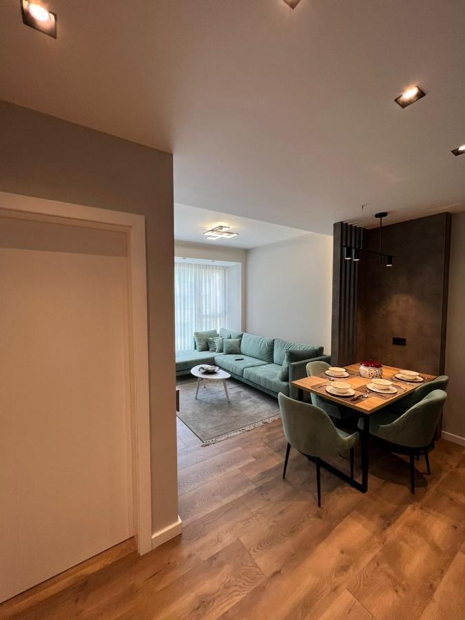 Aia Suites & Apartments Тирана Екстериор снимка