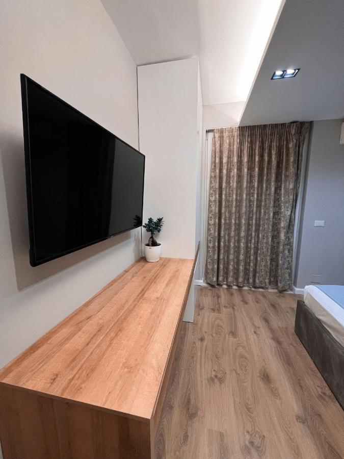 Aia Suites & Apartments Тирана Екстериор снимка
