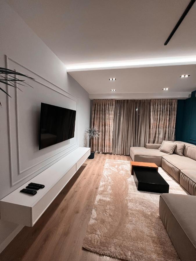 Aia Suites & Apartments Тирана Екстериор снимка