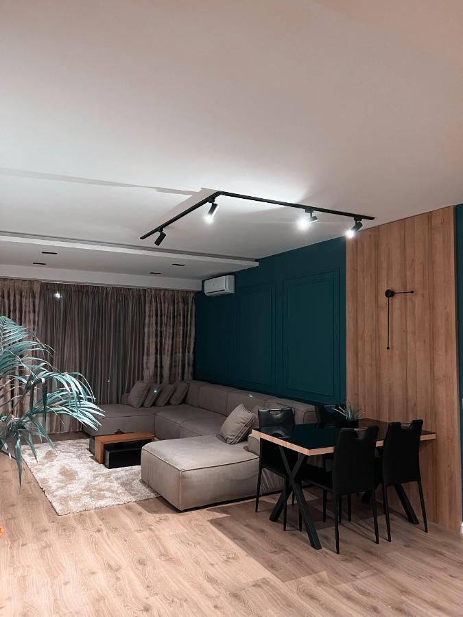 Aia Suites & Apartments Тирана Екстериор снимка