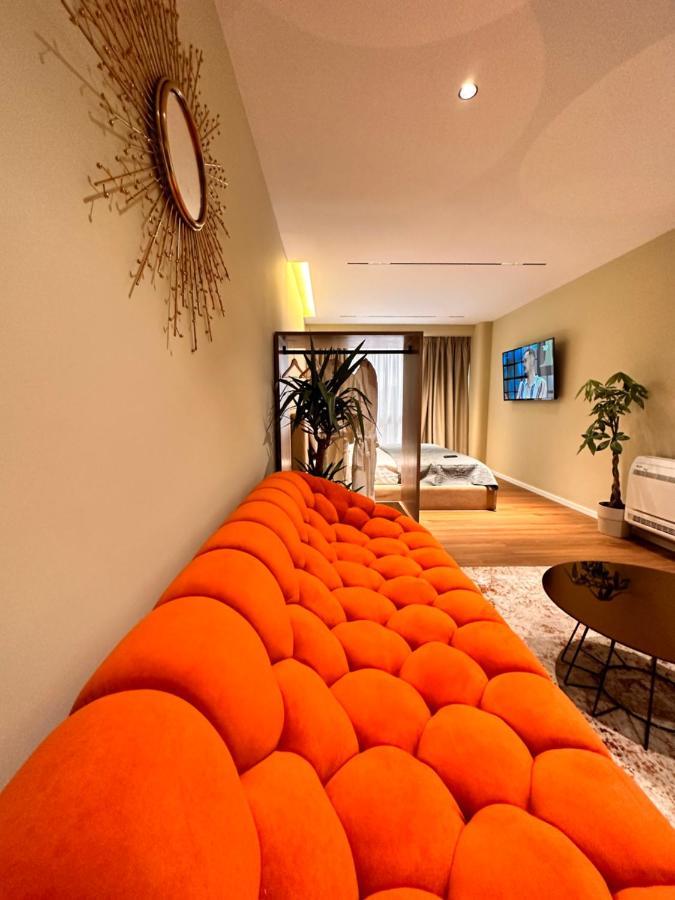 Aia Suites & Apartments Тирана Екстериор снимка