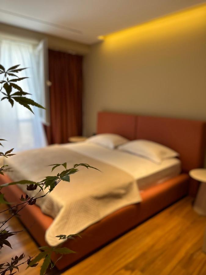 Aia Suites & Apartments Тирана Екстериор снимка