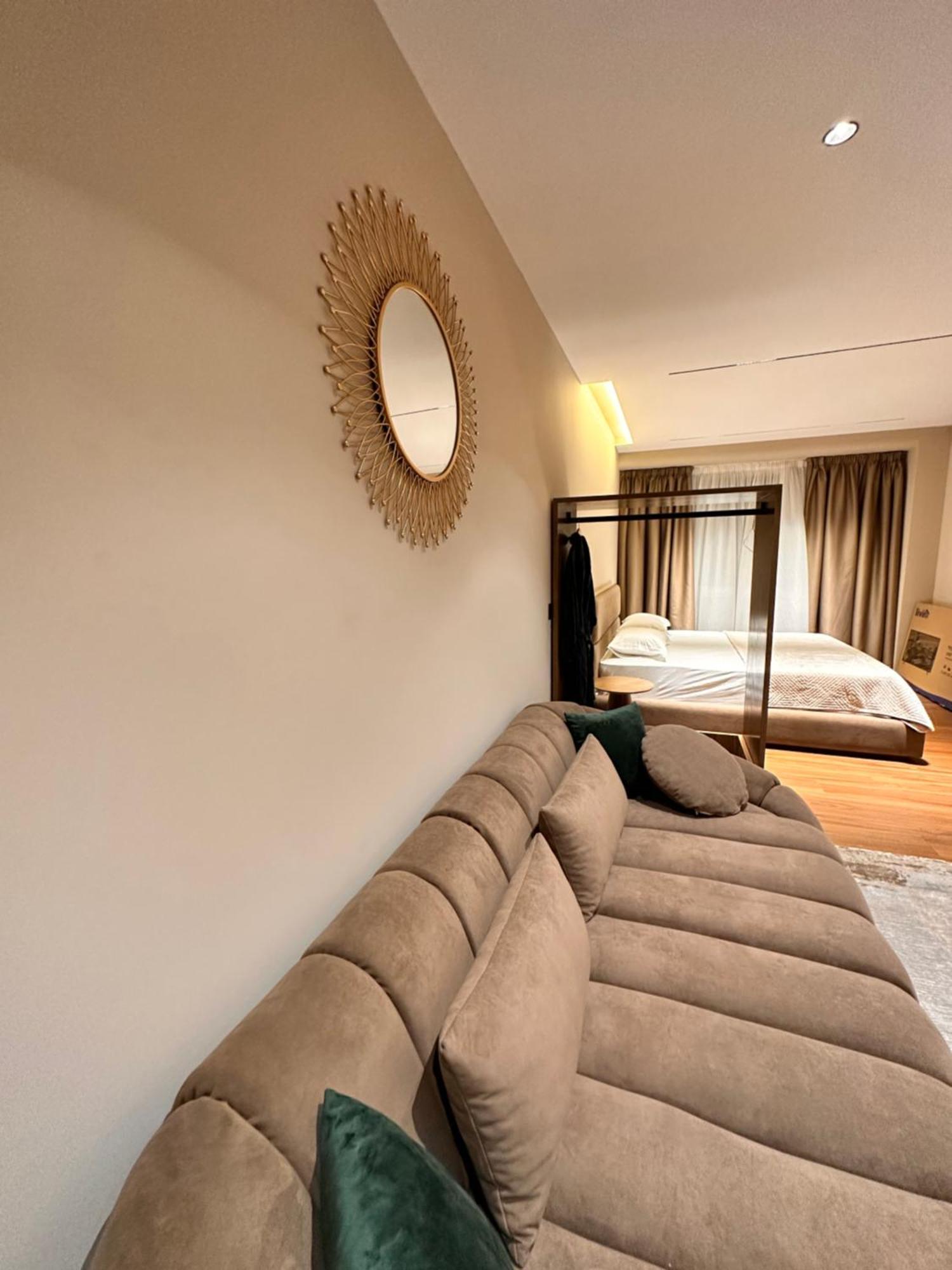 Aia Suites & Apartments Тирана Екстериор снимка
